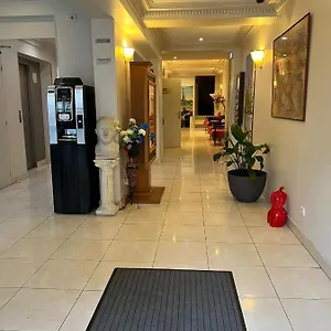 121 Hotel Paris